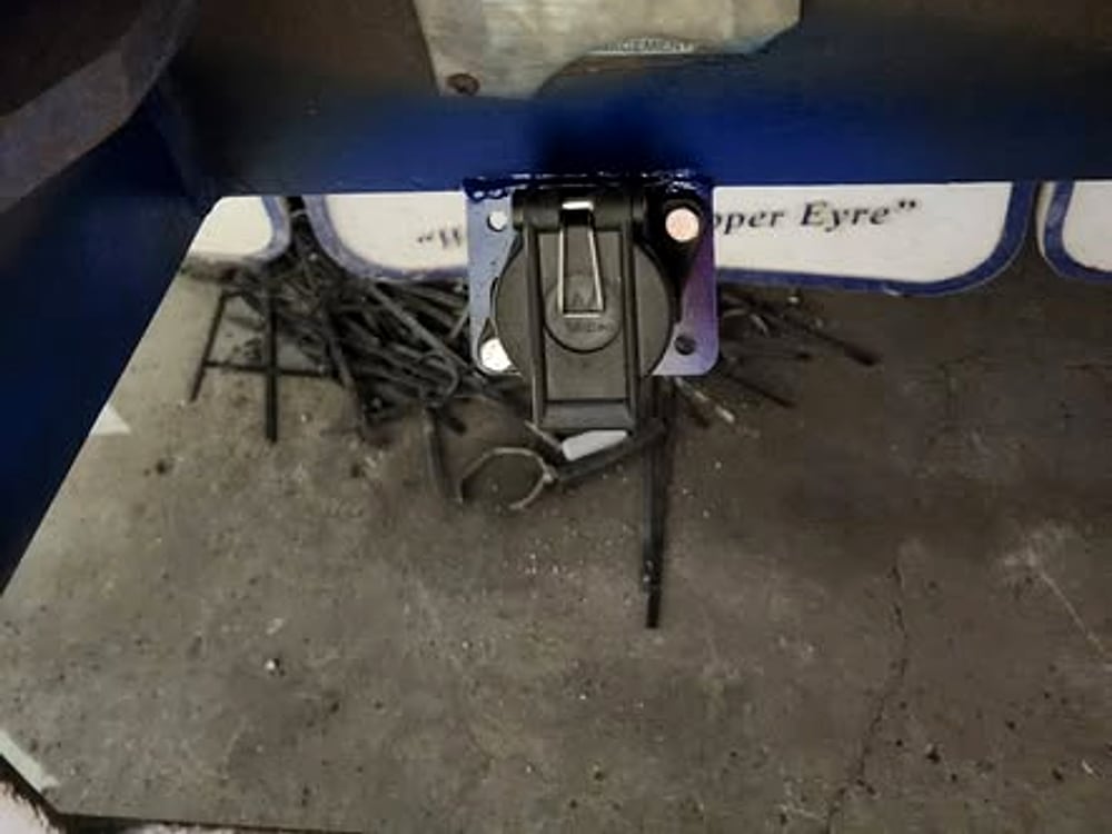 Brake actuator fitted under a tanker trailer